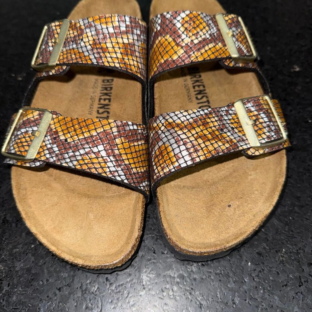 NEW BIRKENSTOCK Arizona shiny python brown snake sandals SZ 38 7-7.5 - Picture 2 of 9